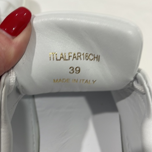 Barberry sneakers. - Picture 8 of 8